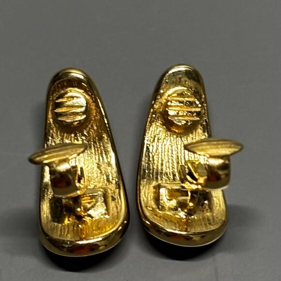 Crown Trifari Clip On Earrings Cream Enamel Gold Tone Abstract Swirl VTG Signed - Picture 6 of 10